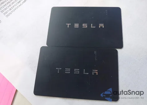 2022 Tesla Model Y Long Range Dual Motor All-Wheel Drive z USA, uszkodzony, nr VIN 7SAYGDEE9NA004485